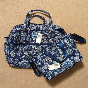 Vera Bradley Medium Travel Bag / Tote with insert (Tropics Tapestry)